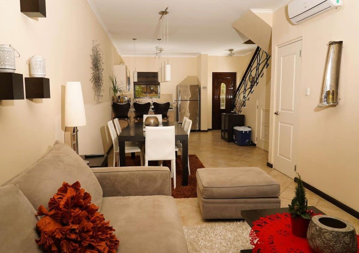 فيلا Spectacular House In Gold Coast شاطئ بالم المظهر الخارجي الصورة